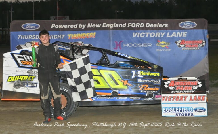 It was then time for the race we’d come to see, the Modified feature